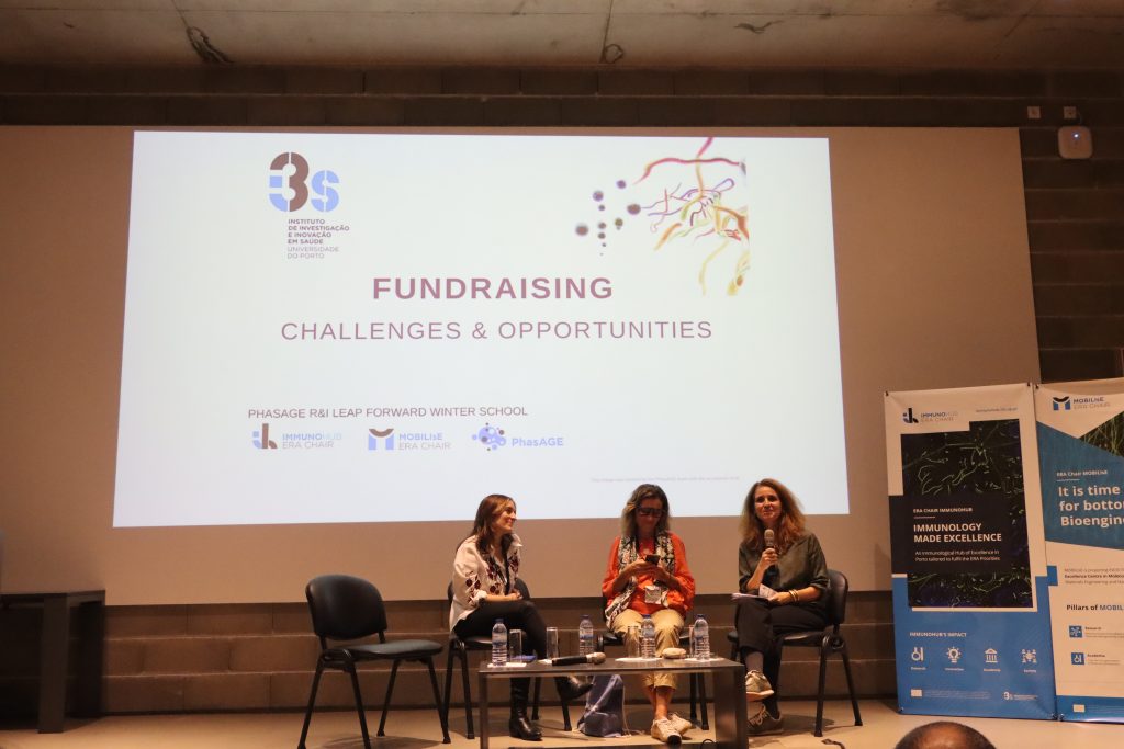 (L-R) Filipa Morais (SOS Children’s Village International), Madalena Abreu (Coimbra Business School), and Sofia Rodrigues (NOVA Medical School and Maratona da Saúde)